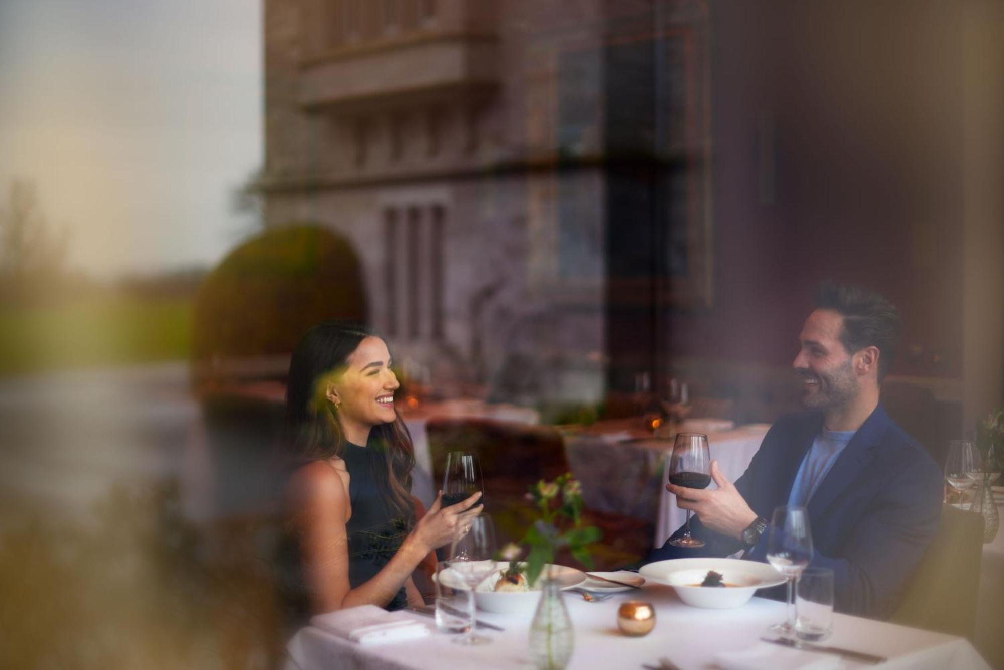 Schloss Roxburghe, Part Of Destination By Hyatt Zewnętrze zdjęcie A couple dining at a restaurant