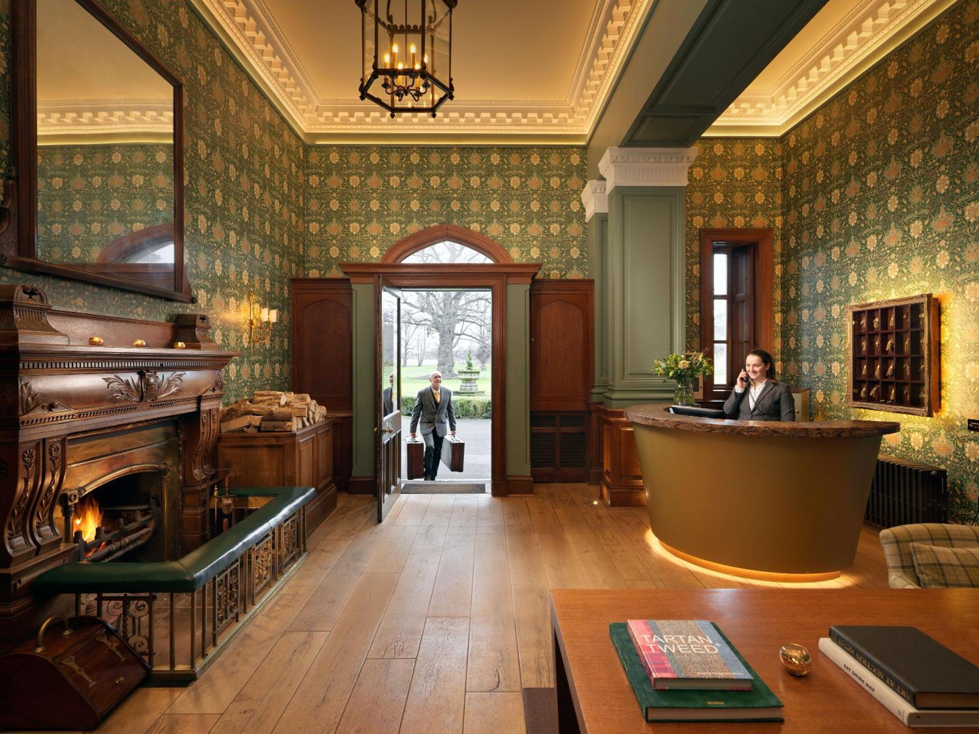 Schloss Roxburghe, Part Of Destination By Hyatt Zewnętrze zdjęcie The hotel's reception