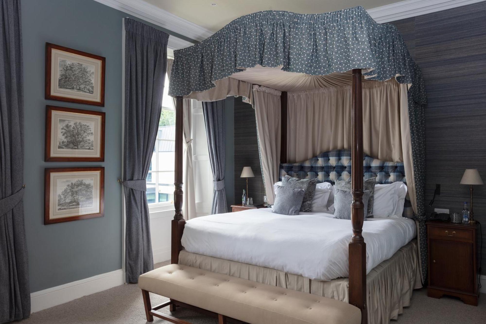 Schloss Roxburghe, Part Of Destination By Hyatt Zewnętrze zdjęcie A bedroom at the hotel