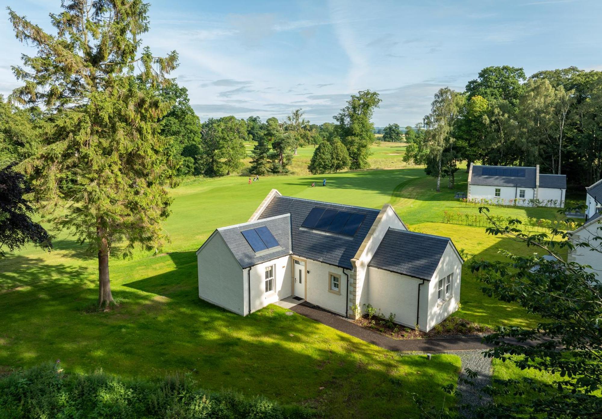 Schloss Roxburghe, Part Of Destination By Hyatt Zewnętrze zdjęcie The old stable block at the centre of the estate