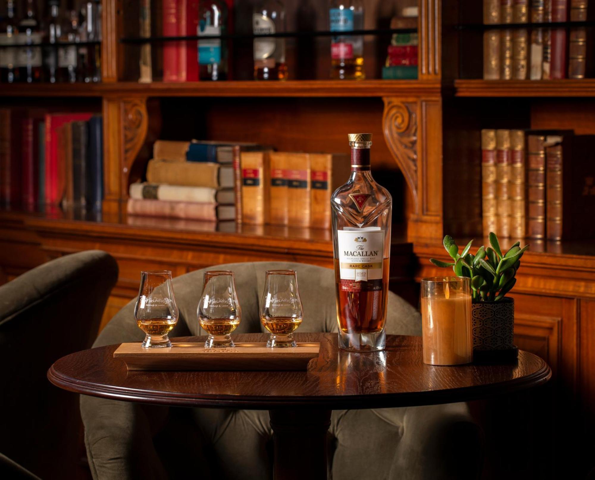 Schloss Roxburghe, Part Of Destination By Hyatt Zewnętrze zdjęcie A bottle of Macallan 40 Year Old