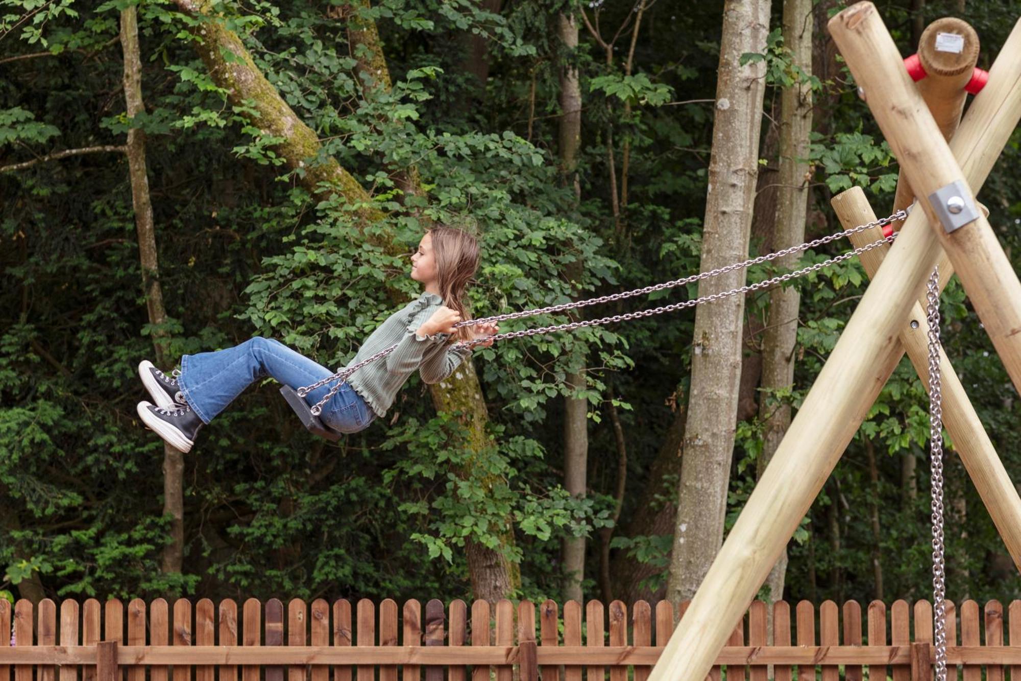 Schloss Roxburghe, Part Of Destination By Hyatt Zewnętrze zdjęcie A child on a swing